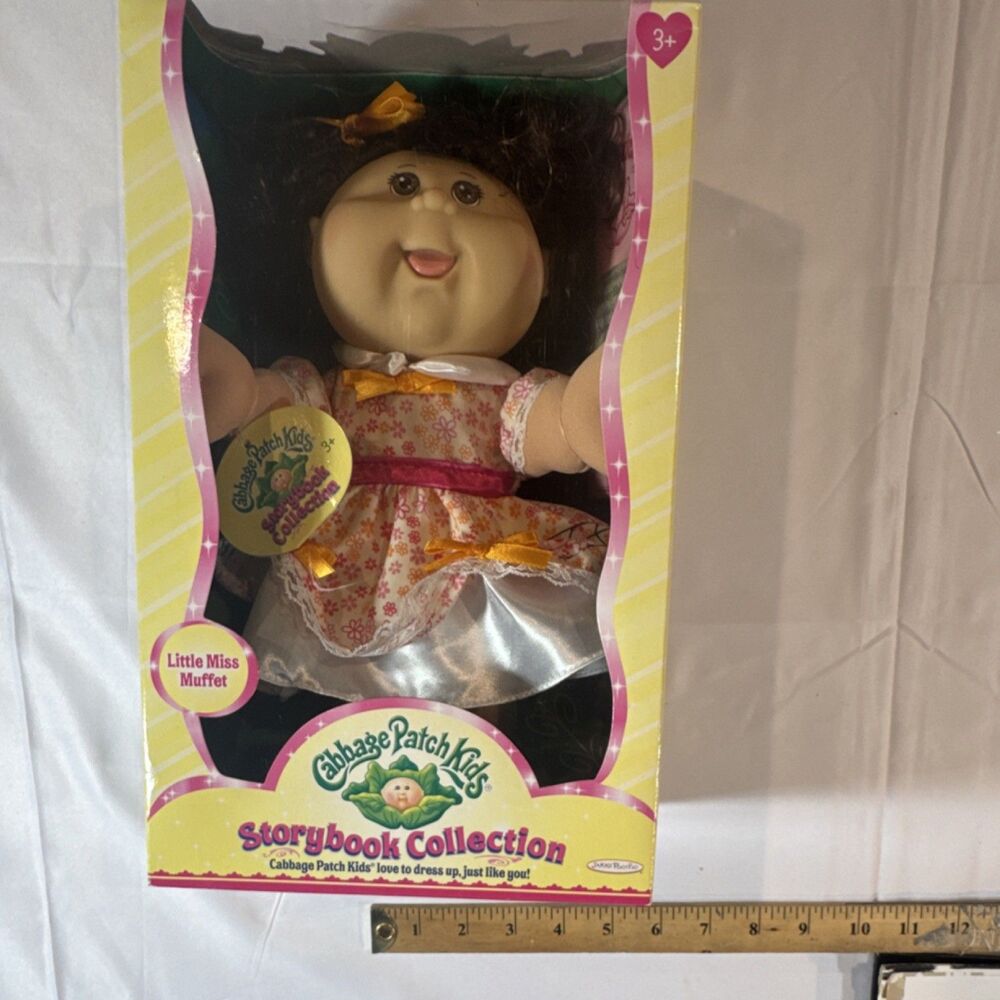 Cabbage Patch Kids Storybook Little Miss Muffet 16" Doll Curly Brown Hair Powde…